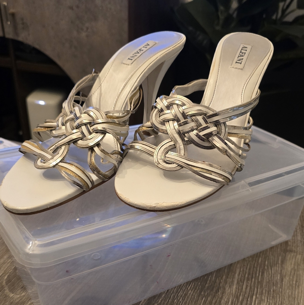 Alfani Silver and white Leather Front Knot slip on heels